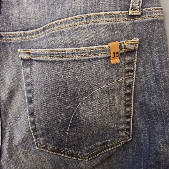 Joe's Jean's Mid-wash/Mid Rise Five Pocket Jeans(B7) - Picture 3 of 5